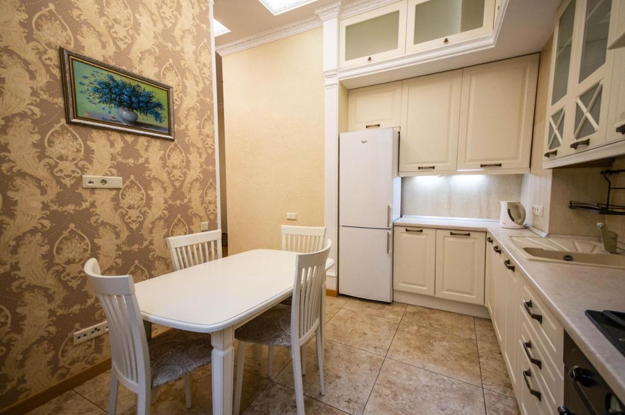 Kyiv Classic Apartment Bagian luar foto